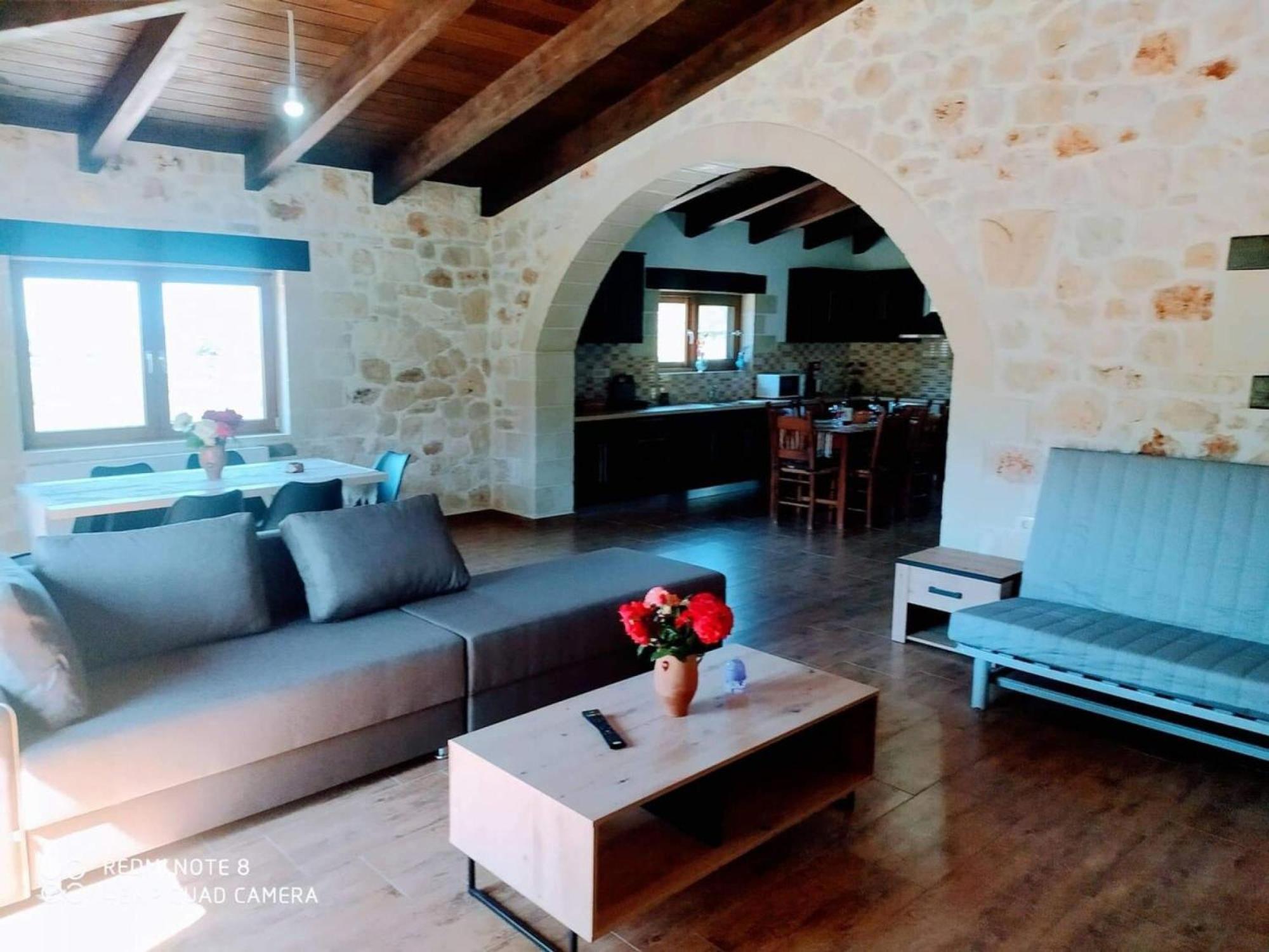Traditional Villa In Pemonia Exteriér fotografie