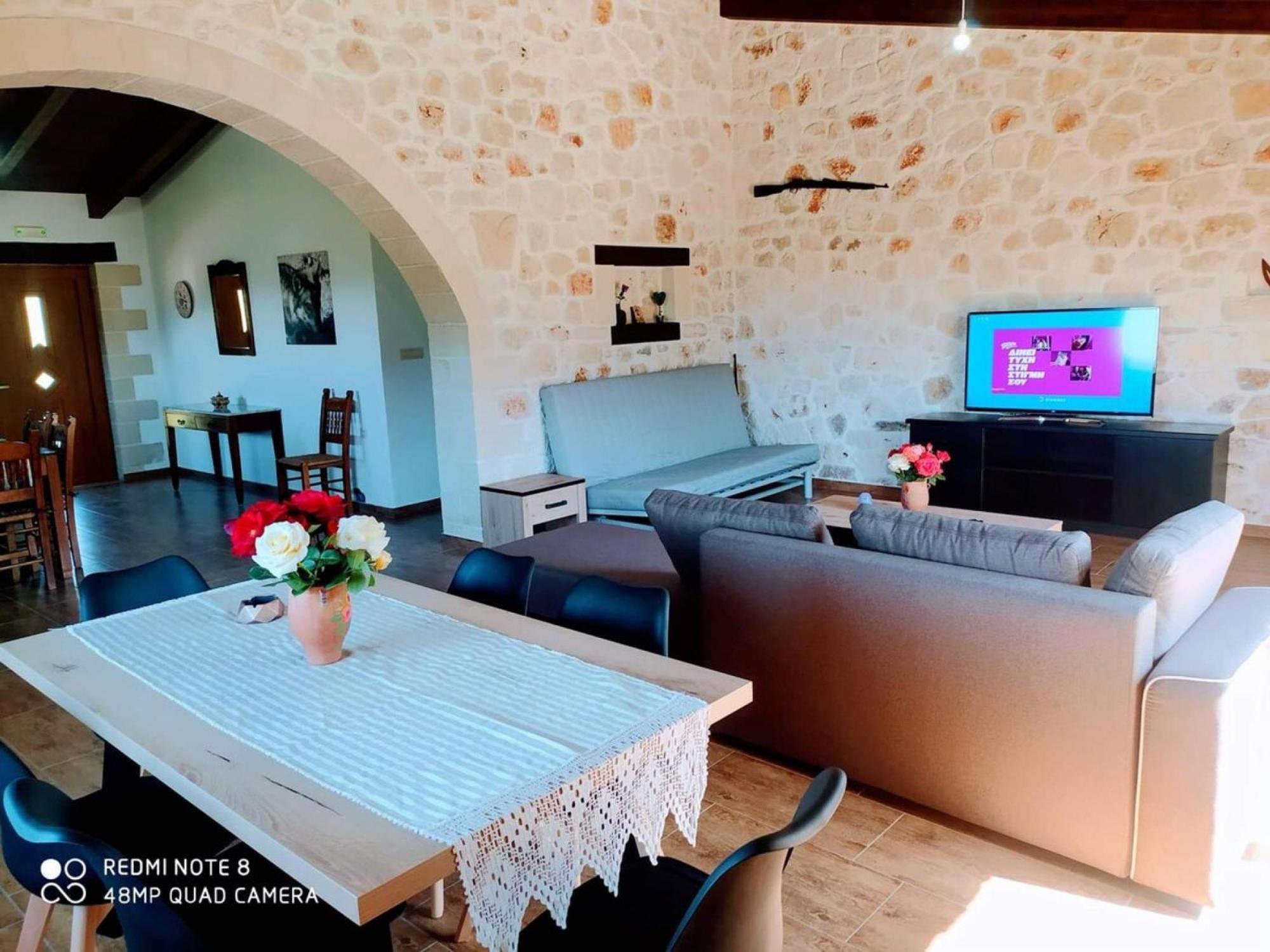 Traditional Villa In Pemonia Exteriér fotografie