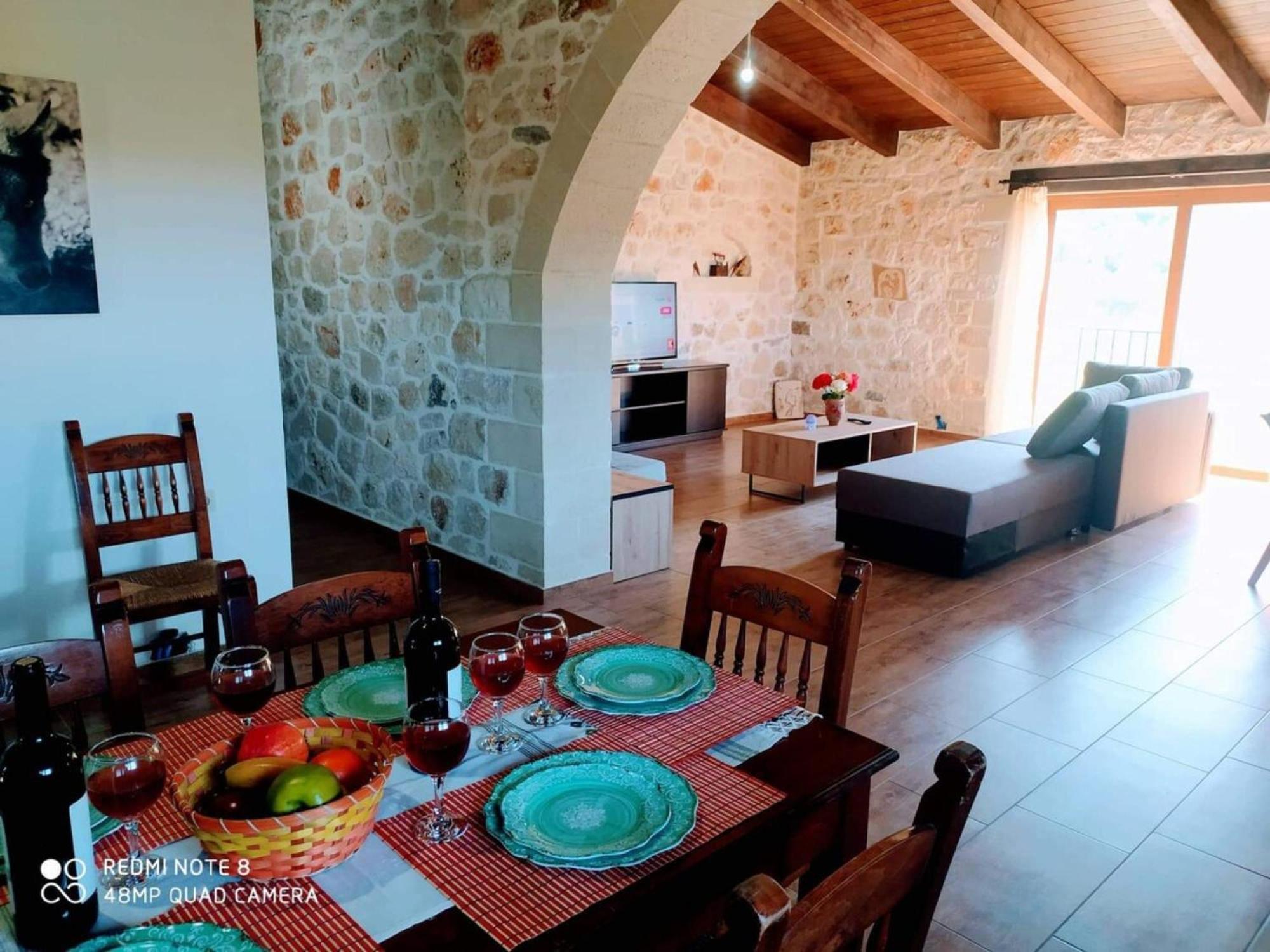 Traditional Villa In Pemonia Exteriér fotografie