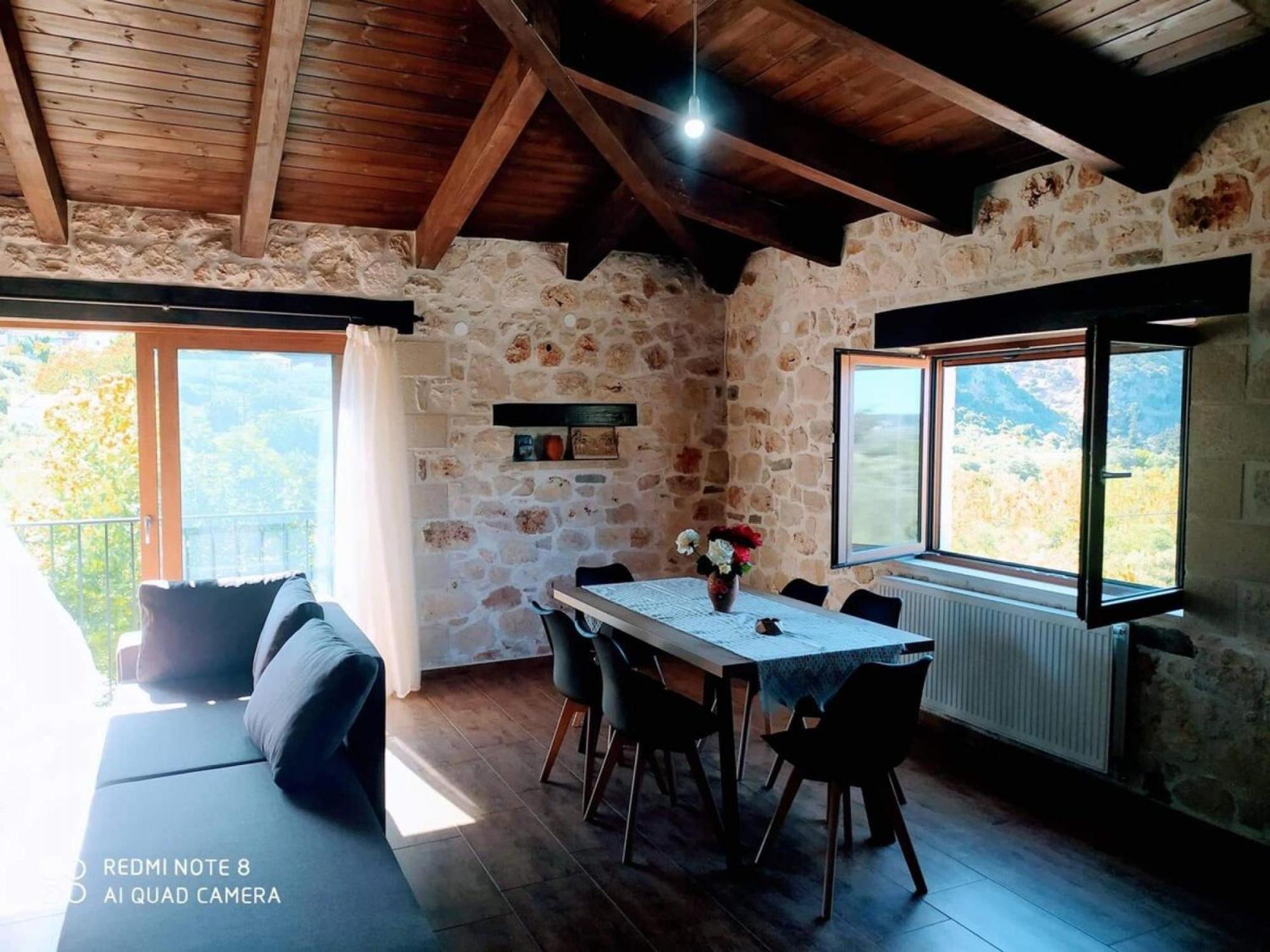 Traditional Villa In Pemonia Exteriér fotografie