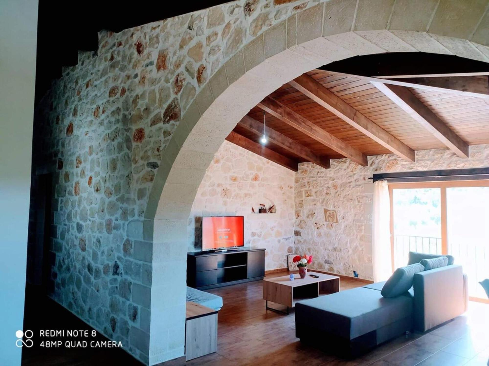 Traditional Villa In Pemonia Exteriér fotografie