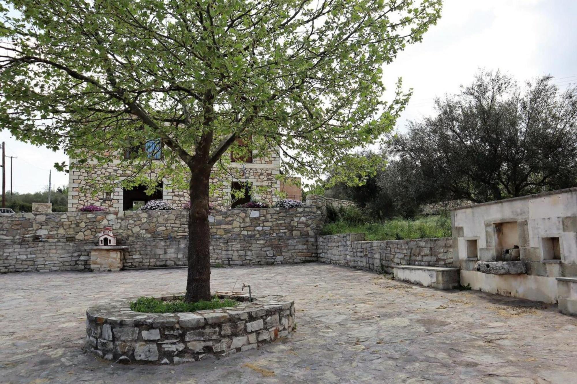 Traditional Villa In Pemonia Exteriér fotografie