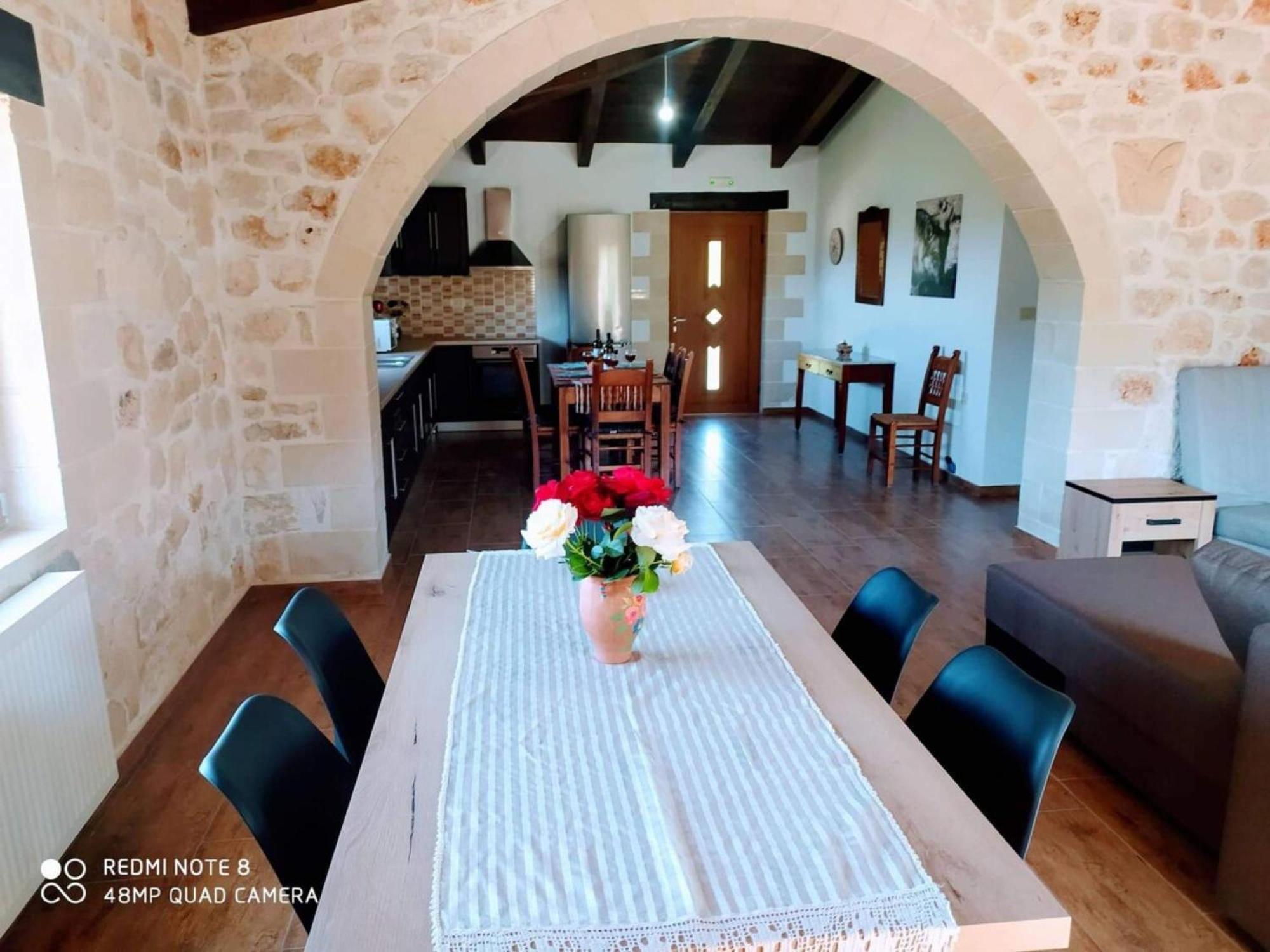 Traditional Villa In Pemonia Exteriér fotografie